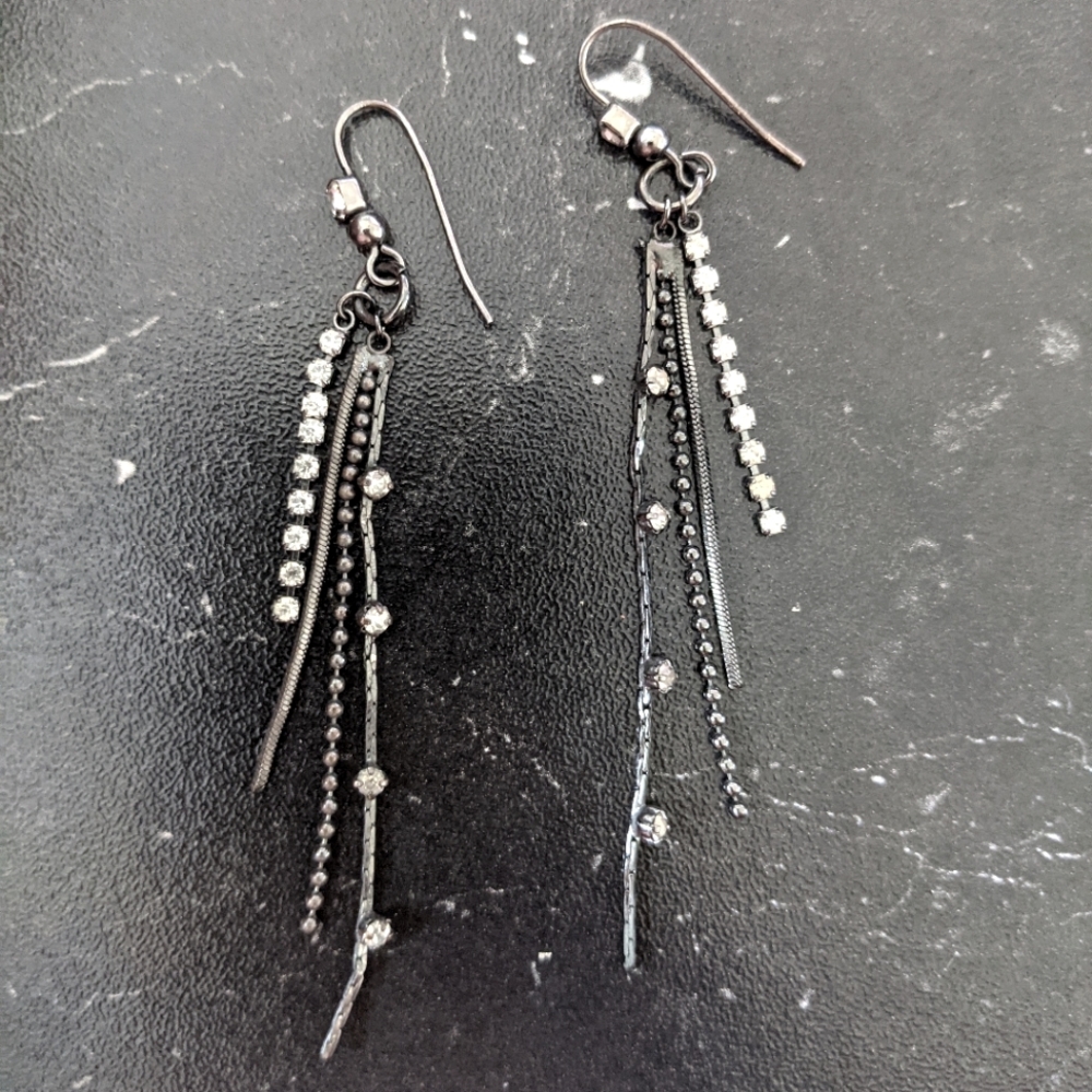 Vintage Early 2000s Y2K dangling Rhinestone Earrings